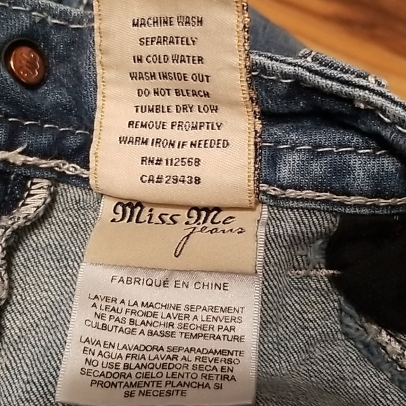 Miss Me Jean's 29x27 flower cuffed - Picture 9 of 11